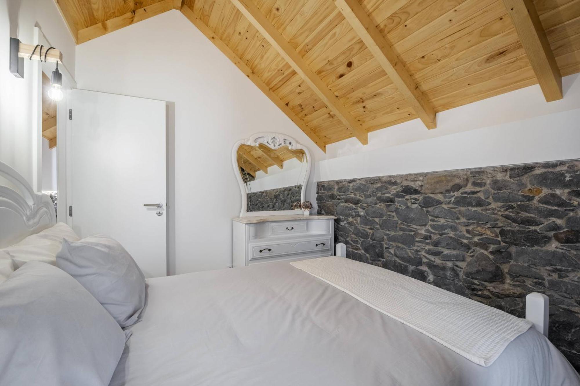 Mountain Retreat By Madeira Sun Travel Vila Porto Moniz Exterior foto